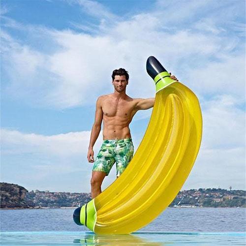 Matelas piscine banane
